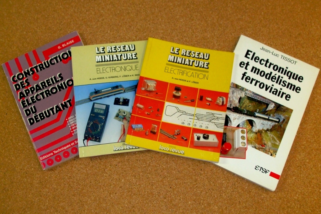 Publications concernant l'électricité et l'électronique pour modélisme ferroviaire.